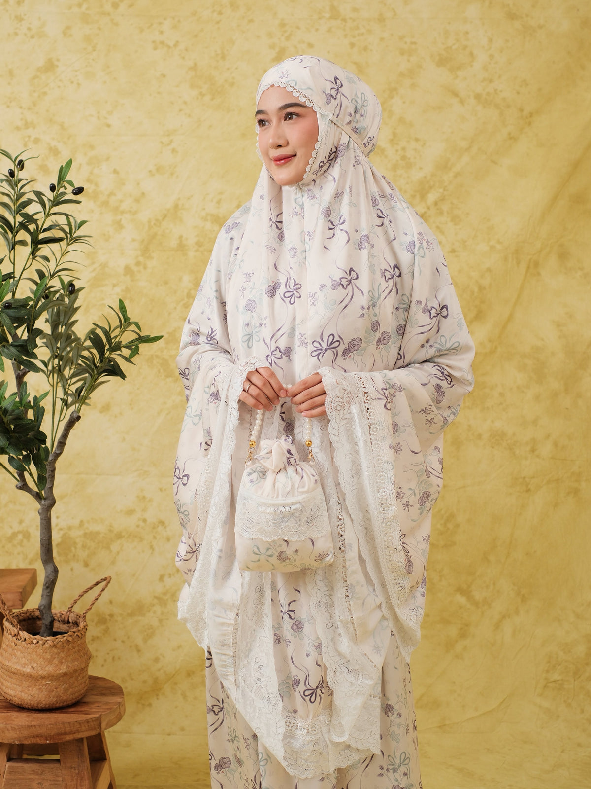 COQUETTE Telekung Travel Silk Lace with Pouch 2in1 Prayer Set Ribbon Pearl Collection 600g